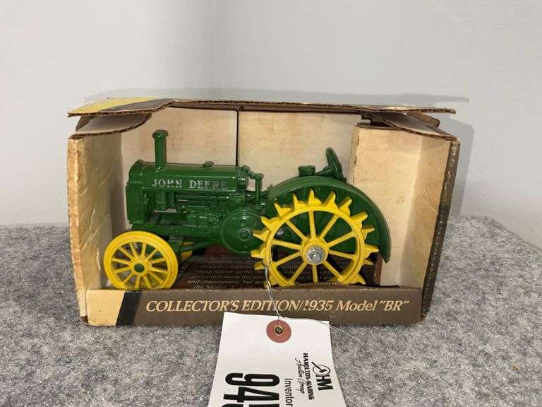 Ertl Blueprint Replica Collectors Edition 1935 Model BR Tractor, 1/16 Scale