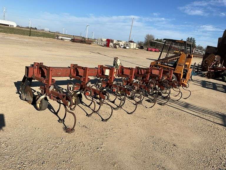 Noble 6 Row Cultivator