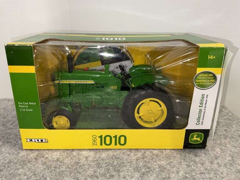 Ertl John Deere 1010 Collectors Edition 1:16 W/Box