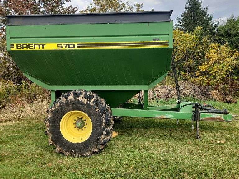 Brent 570 Grain Cart, 23.1x26 Tires, 1000 PTO, Corner Auger. SN: GC 701027
