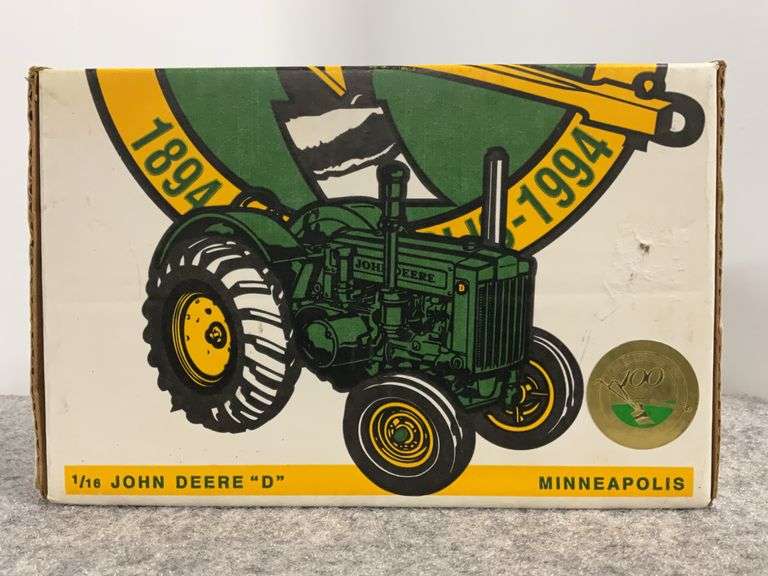 Ertl John Deere 100 Year Minneapolis Anniversary John Deere D Tractor, 1/16