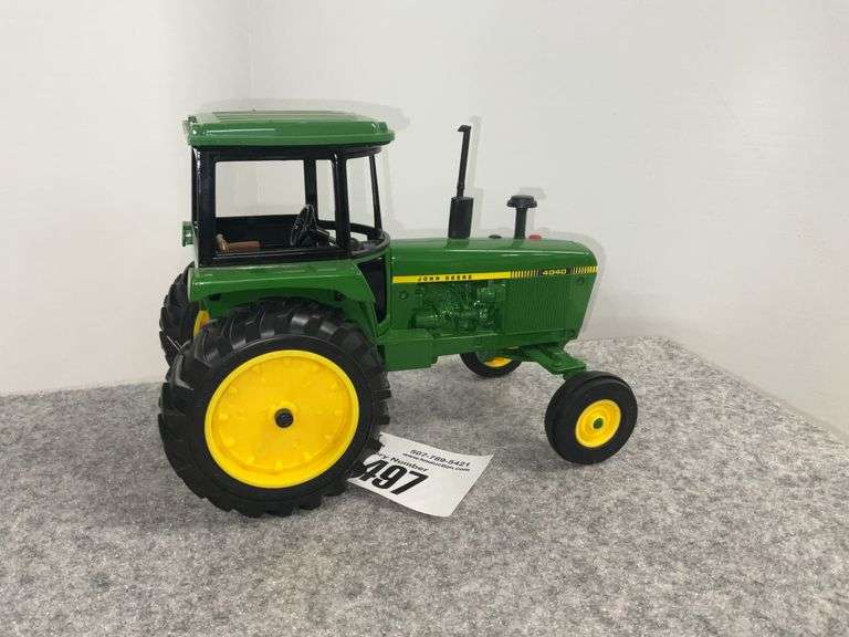 Ertl John Deere 4040 With Cab, 1/16 Scale, No Box