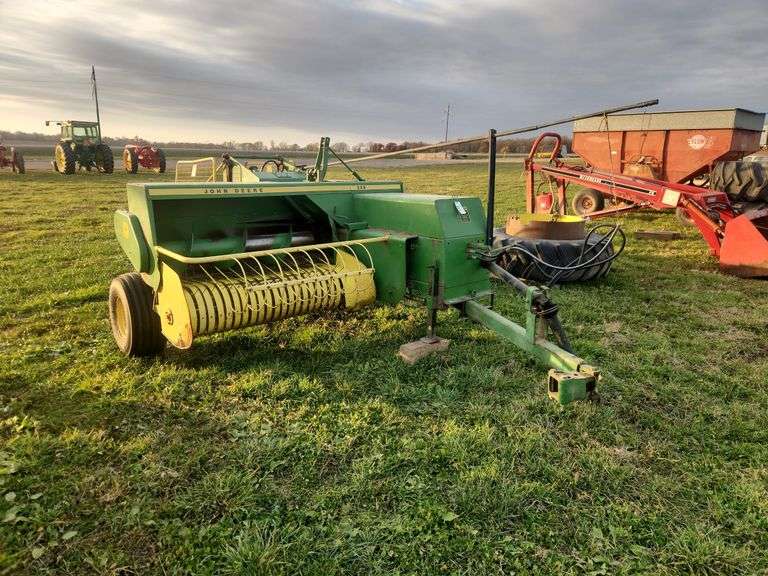 @@@John Deere 336 Small Square Baler, 540 PTO, Hydraulic Kicker, two like n