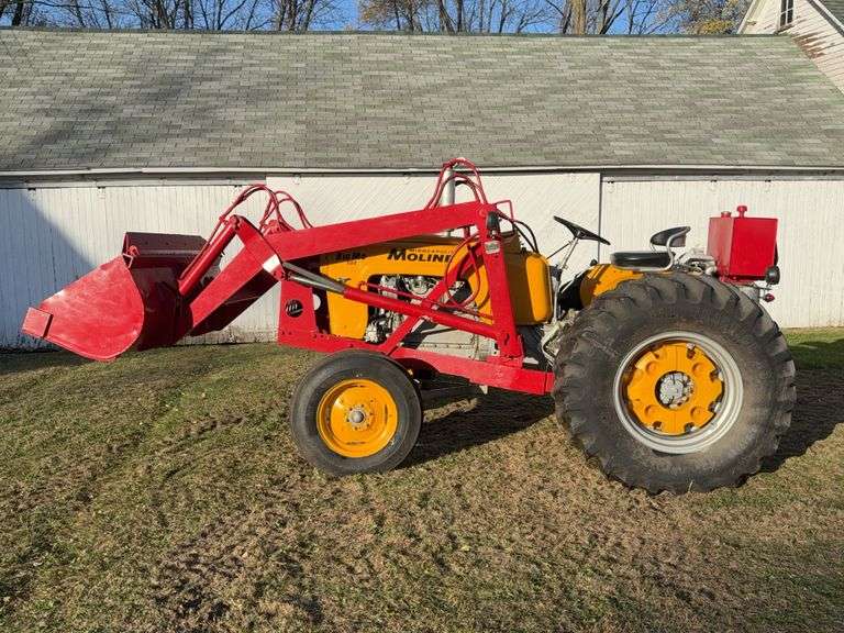 1961 Minneapolis Moline Big MO 500 Loader Tractor, 18.4-26 Tires, Rear Whee