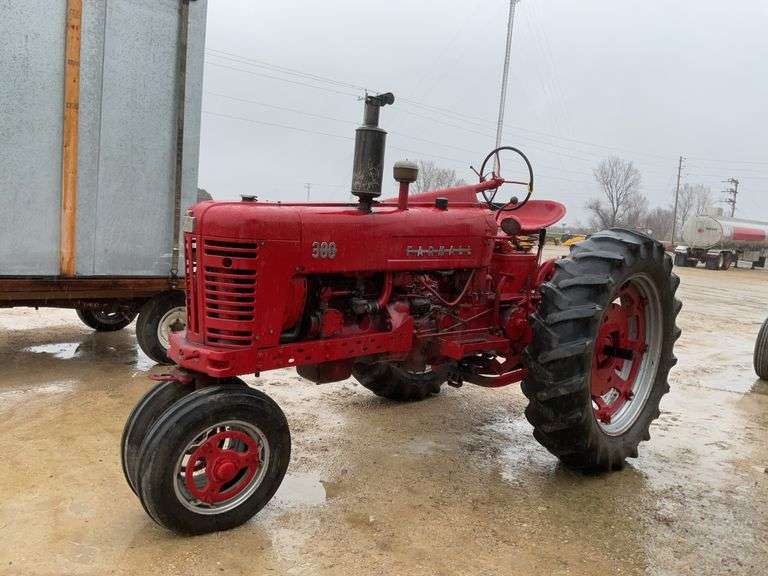 Farmall 300 Tractor, Gas, NF, 2pt Hitch, Needs Starter