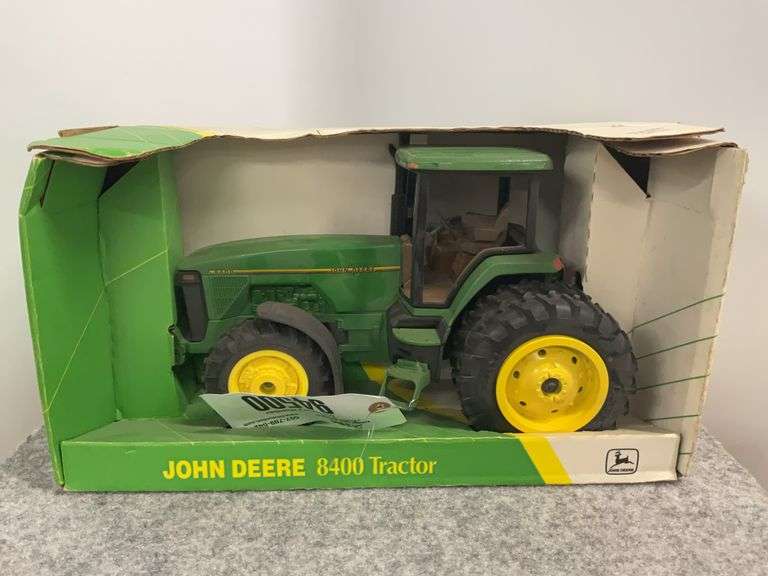 Ertl John Deere 8400 Tractor, Rear Duals, 1/16 Scale, With Box