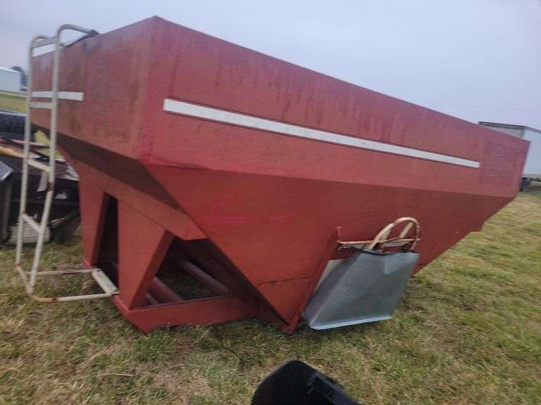 300 Bushel 2 Compartment Gravity Flow Box, No Gear