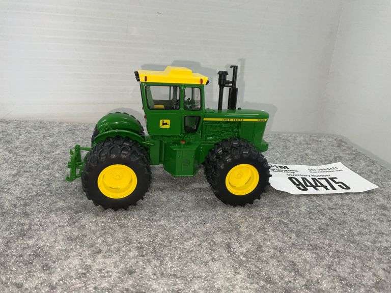 Ertl John Deere 7520 1/32 Scale Collectors Edition Tractor No Box