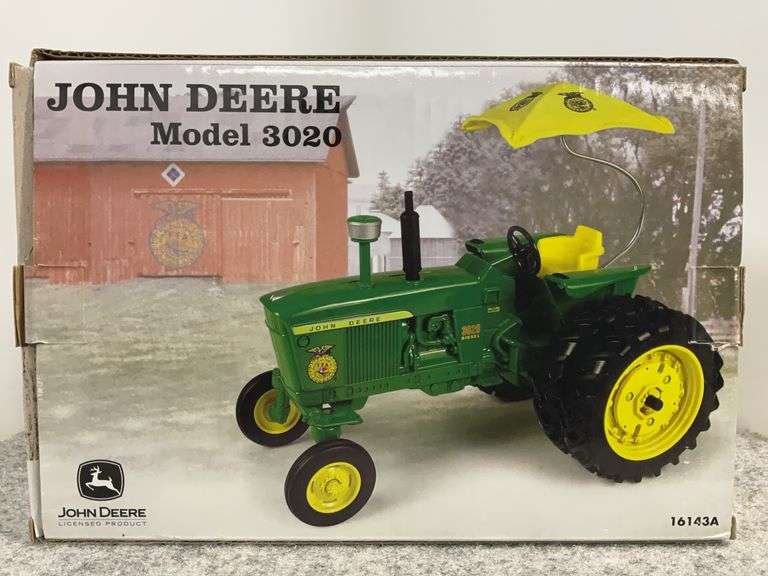 Ertl 2005 Iowa FFA Special Edition John Deere 3020 Diesel Tractor, 1/16 Sca