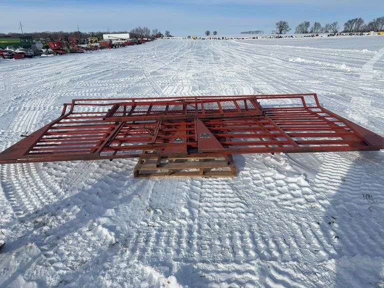 Throw Dem Racks Meyers Steel 9 x 16 Bale Throw Rack - Hamilton-Maring Auction Group