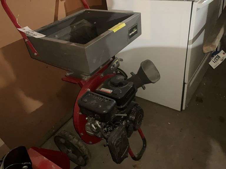 Earthquake chipper, engine is free, runs good, low hours, 212 cc – located 