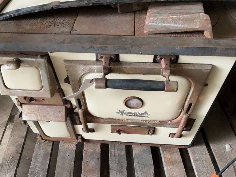Vintage Monach Cookstove - Hamilton-Maring Auction Group