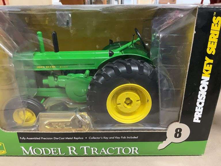 Ertl John Deere Model R  Precision Key Series #8, Key and Fob Included, 1/1