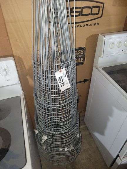 Quantity of tomato cages – located garage