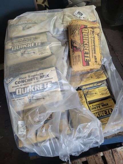 Pallet containing 60 pound Quick Crete bags(approximately 26+)– Located gar