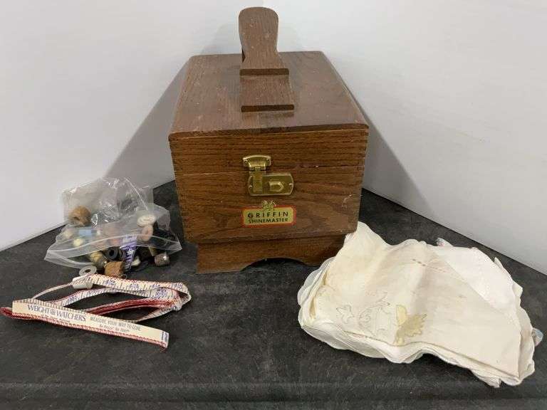 Griffin Shinemaster Wood Box With Shoe Shining Supplies