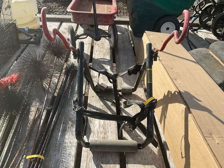 Hanging bracket - Hamilton-Maring Auction Group