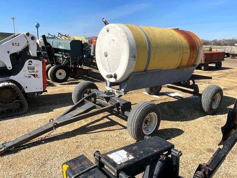 800 gallon water tank on MN running gear