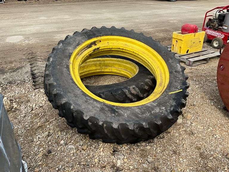 Set of duals 14.9 on 46 Rim - Hamilton-Maring Auction Group