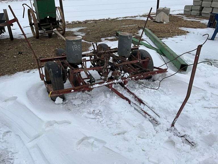 2 Row IH Planter