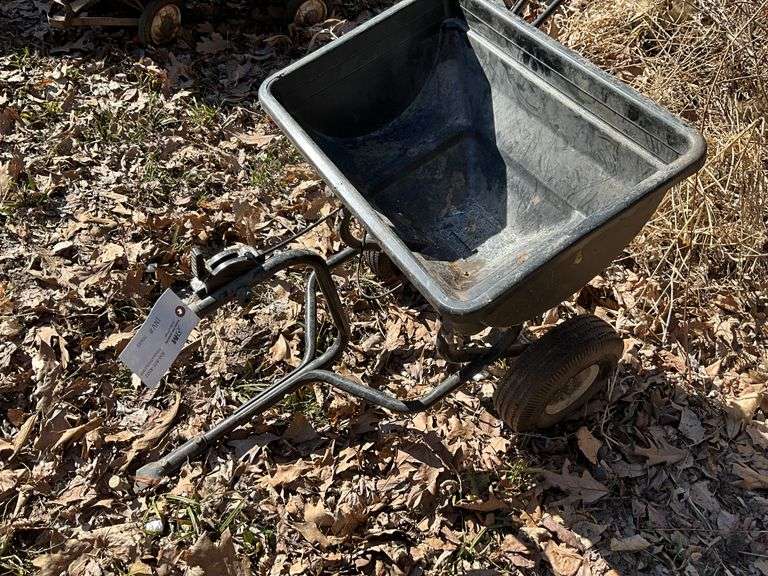 Lawncrafter Pull Type Spreader