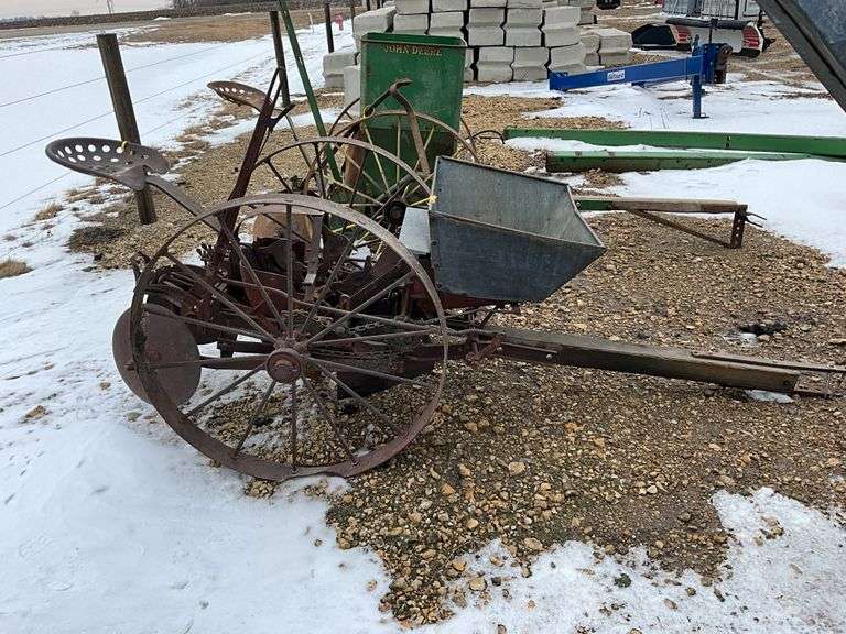 Hoover potato planter