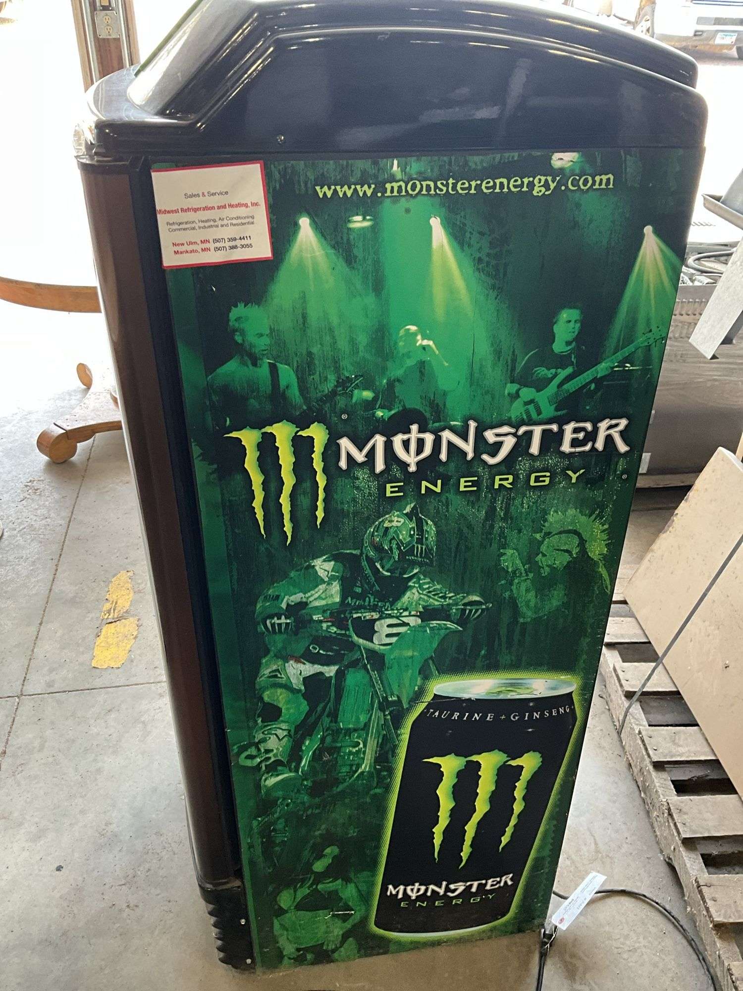 IDW Model G-8 Refrigerator Cooler, Glass Front Door, Monster