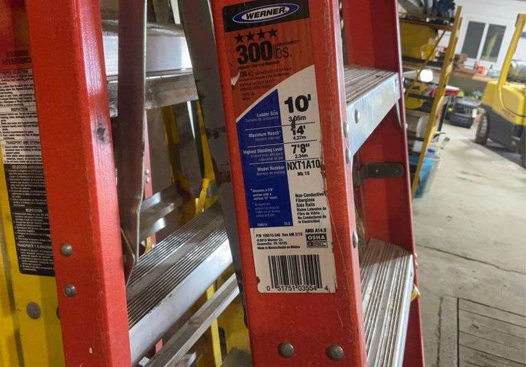 Werner 10ft step ladder, 300# rated