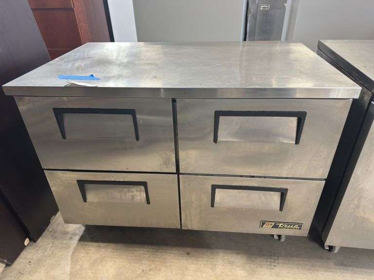 True Model TUC-48F-D-4 Undercounter Freezer, 4 Section, 4 Drawers, on Wheel