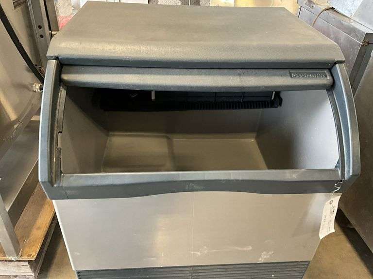 Scotsman Model CU3030SA-1A Commercial Ice Maker, NSF, 115V Single Phase, Fl