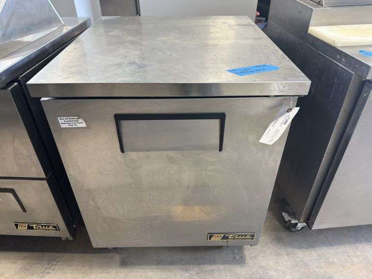 True Model TUC-27 27" Wide Undercounted Refrigerator with 1 Door, 115V Sing
