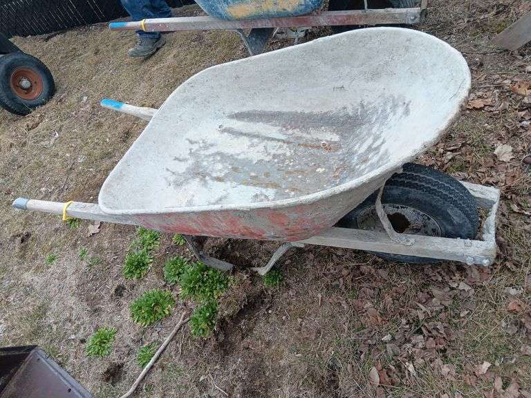 Steel Tub Pneumatic Single Wheel Wheelbarrow
