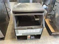 Manitowoc Model QY0214A Ice Maker, NSF, Plastic is Cracked, 26"x33"x27"