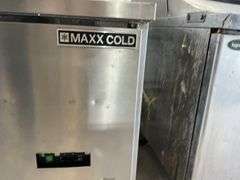 Maxx Cold Model MXCPP70 Refrigerated Pizza Prep Table, Raised Riser, 70" Lo