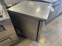 True Model TUC-27 27" Wide Undercounted Refrigerator with 1 Door, 115V Sing