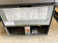 Manitowoc Model QY0214A Ice Maker, NSF, Plastic is Cracked, 26"x33"x27"