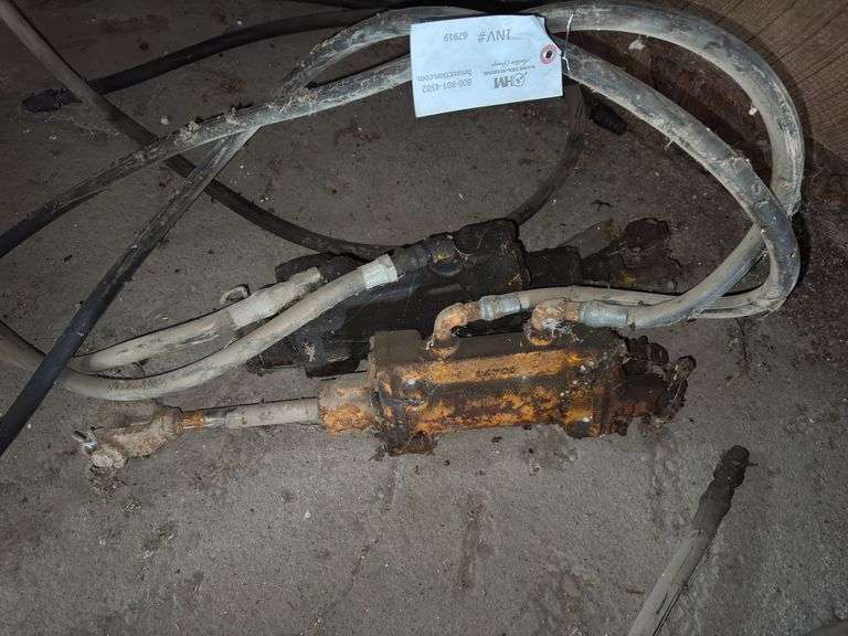 (2) Moline Hydraulic Cylinders