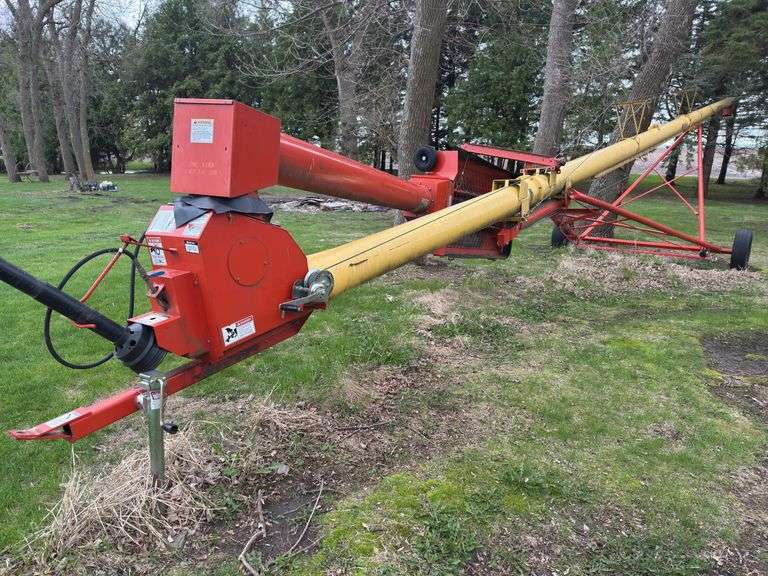 Westfield MK100-61 Swing Hopper Grain Auger, 10"x61', Double Auger Hopper, 