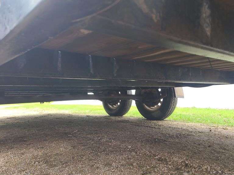 2005 Forest River Flatbed Trailer, 18', 3500lbs Tandem Axle, Fenders, Hidea