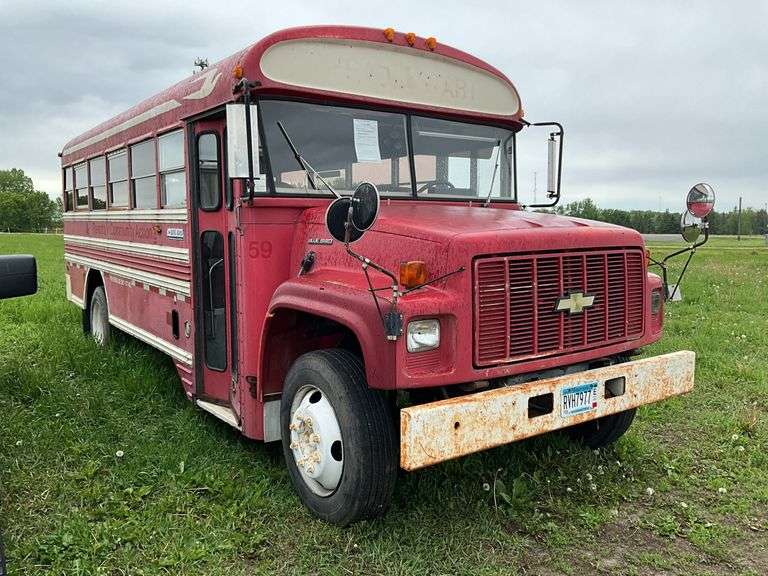 ***1993 Chevy School Bus, 27 Passenger, 4 Speed Au