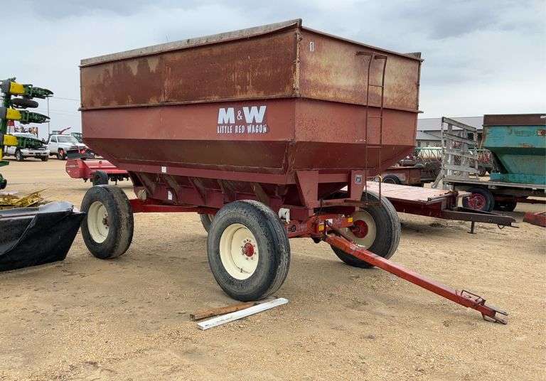 M&W 400B center dump gravity wagon w/EZ trail 1384