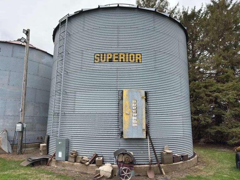 Superior Grain Bin complete with Unload Auger and Aeration Fan, 24' Wide, 1