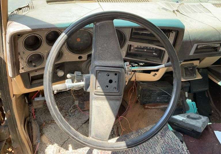 Chev 3/4 ton truck, 4x4, brown.  Non-runner - no title/reg