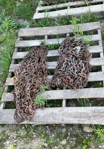 Set of tractor tire chains