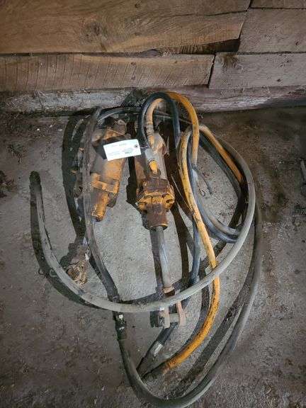 (2) Moline Hydraulic Cylinders