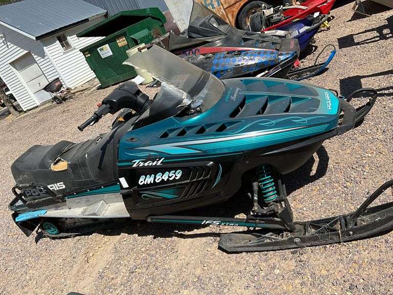Polaris Indy Touring Snowmobile, Reads 5070 miles, Needs Engine