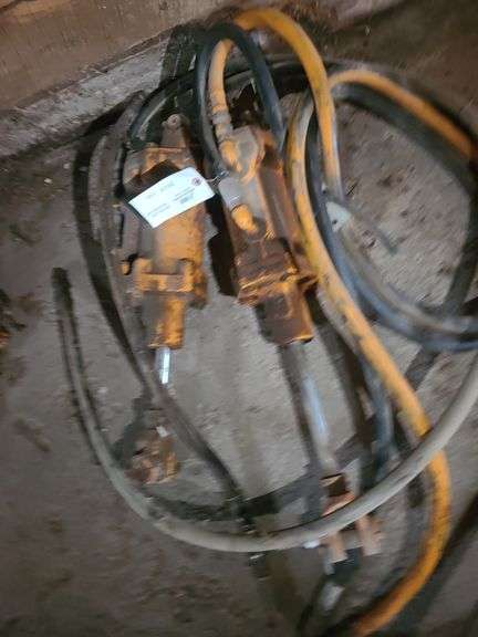 (2) Moline Hydraulic Cylinders