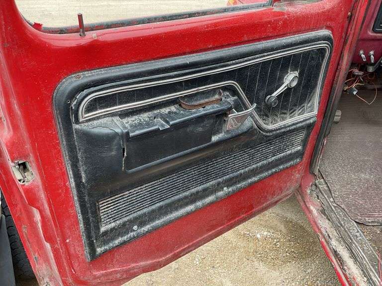 *** 1979 Ford F-150 ext cab w/flat bed; 126k miles