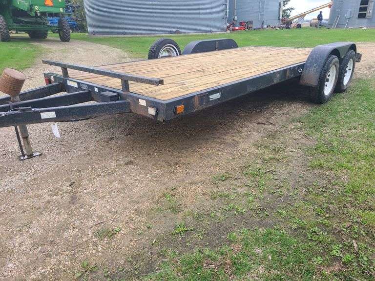 2005 Forest River Flatbed Trailer, 18', 3500lbs Tandem Axle, Fenders, Hidea