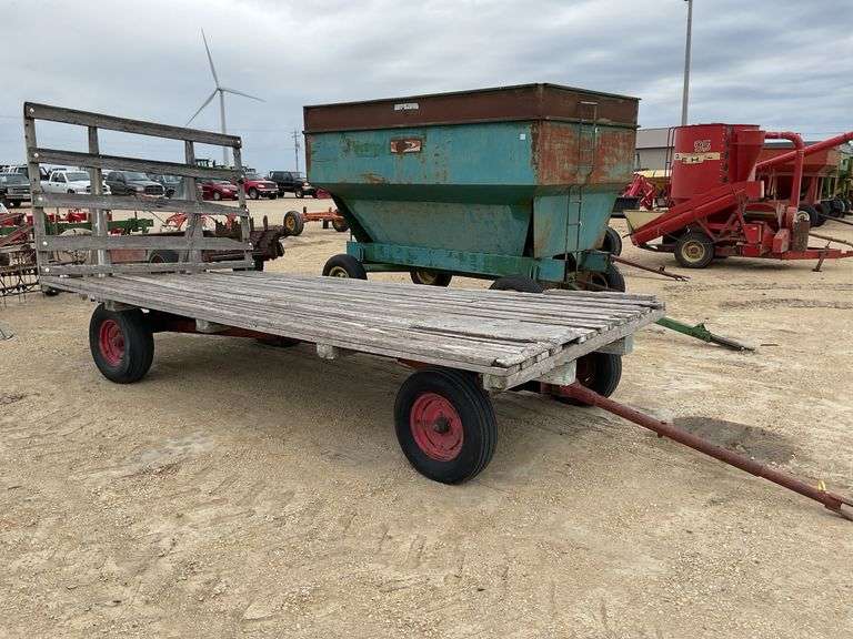 8X16 Hay rack and gear